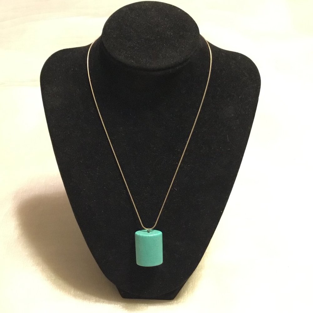 Very lovely sterling silver necklace with large turquoise stone